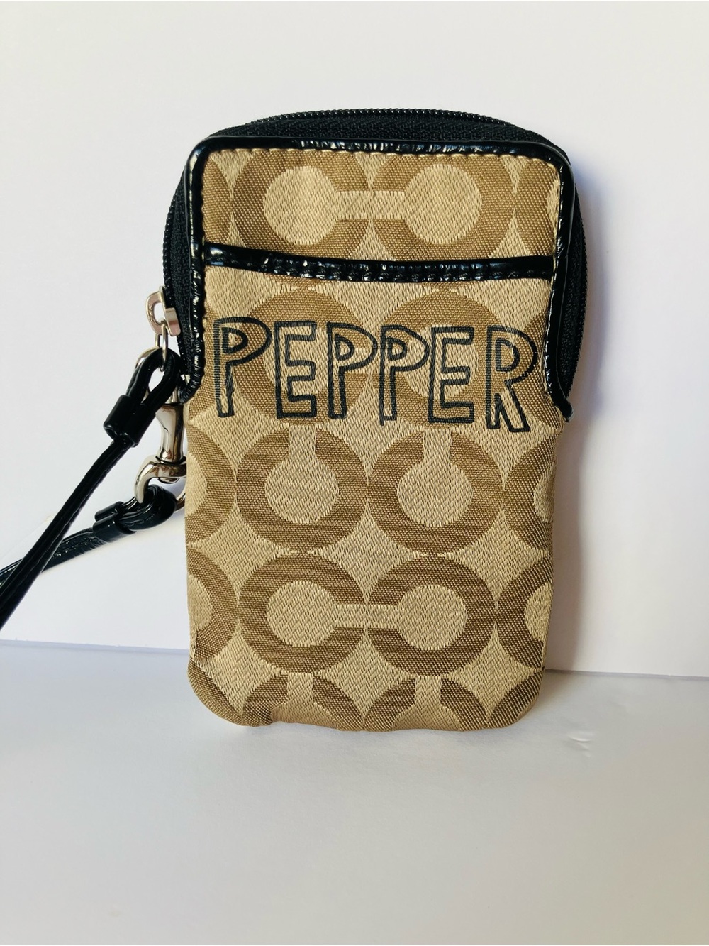 Vintage Rare Coach x Poppy Chan Limited Edition Pepper Wristlet/Wallet - Picture 3 of 4